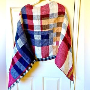 NEW! Women’s plaid knit poncho